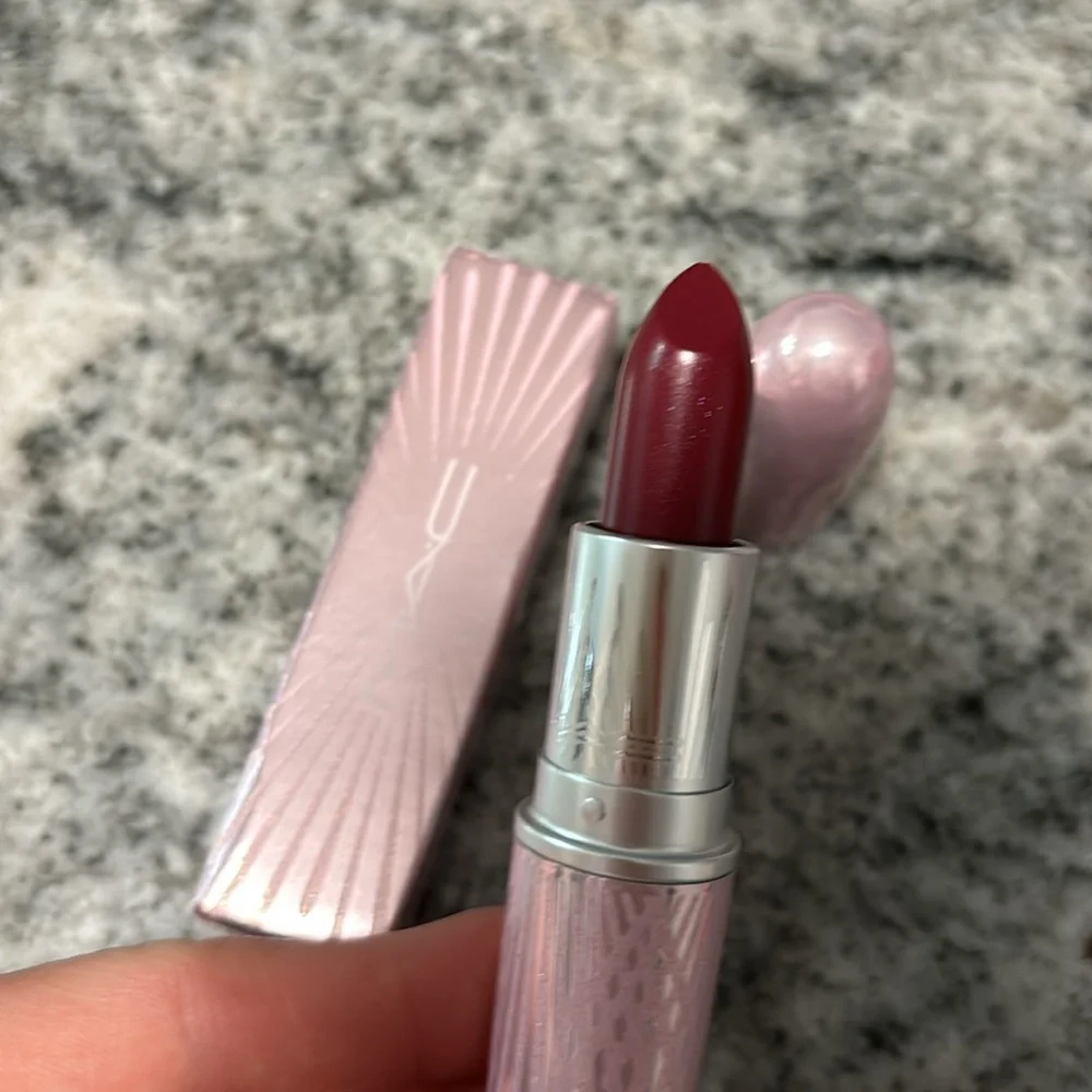 MAC Amplified Creme Frosted Firework Lipstick - OUT WITH A BANG